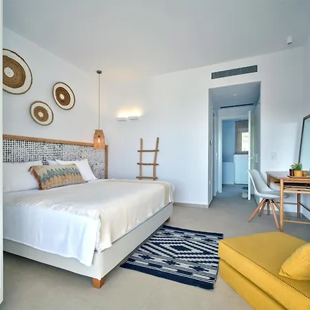 Private Luxury Scarlet Beachfront Villa, Molos, Paros Willa *