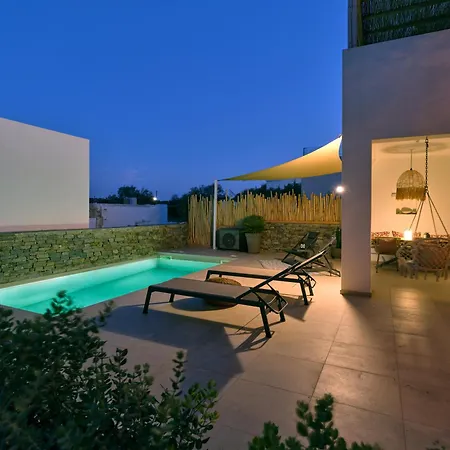 Private Luxury Scarlet Beachfront Villa, Molos, Paros Willa Molos (Paros)
