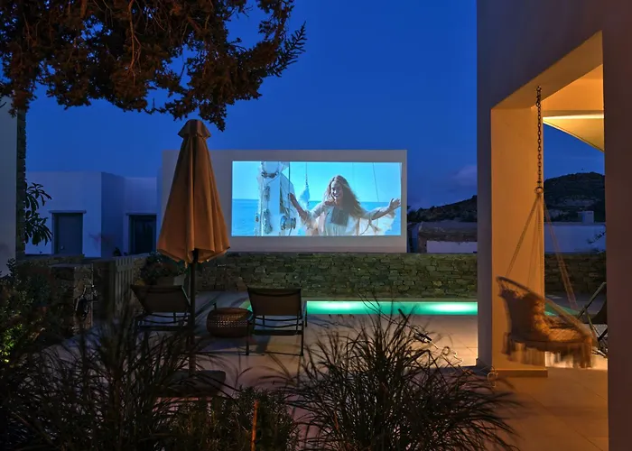 Willa Private Luxury Scarlet Beachfront Villa, Molos, Paros