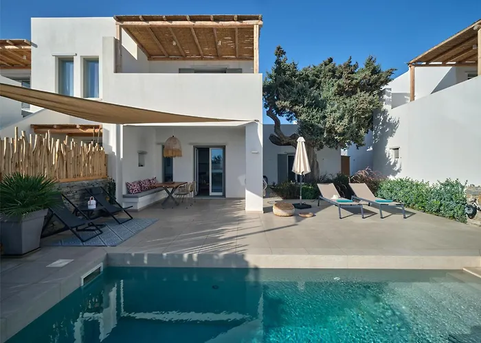 Private Luxury Scarlet Beachfront Villa, Molos, Paros Willa