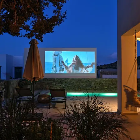 ヴィラ Private Luxury Scarlet Beachfront Villa, Molos, Paros