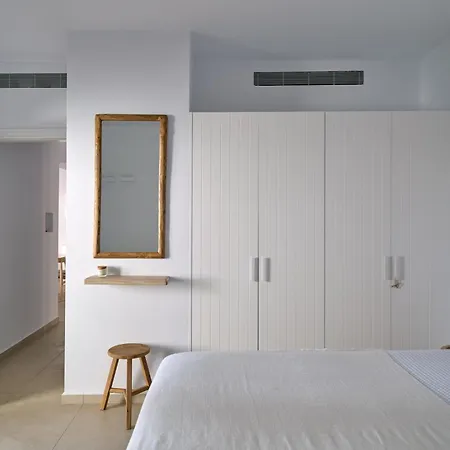 Private Luxury Scarlet Beachfront Villa, Molos, Paros ヴィラ Molos (Paros)