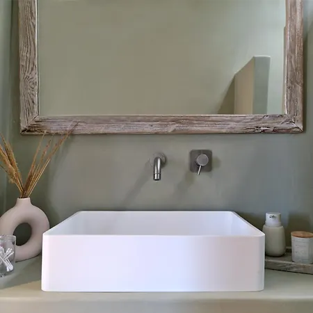 Private Luxury Scarlet Beachfront Villa, Molos, Paros ヴィラ