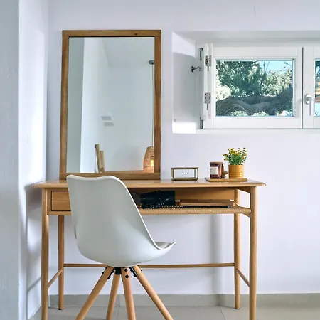 ヴィラ Private Luxury Scarlet Beachfront Villa, Molos, Paros