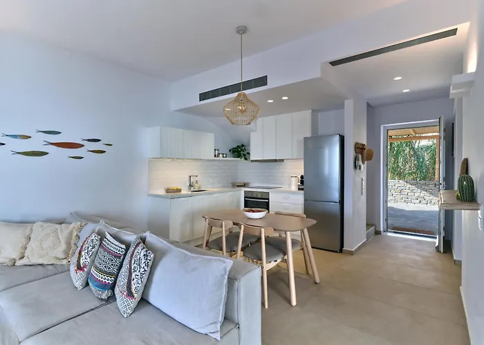 ヴィラ Private Luxury Scarlet Beachfront Villa, Molos, Paros *